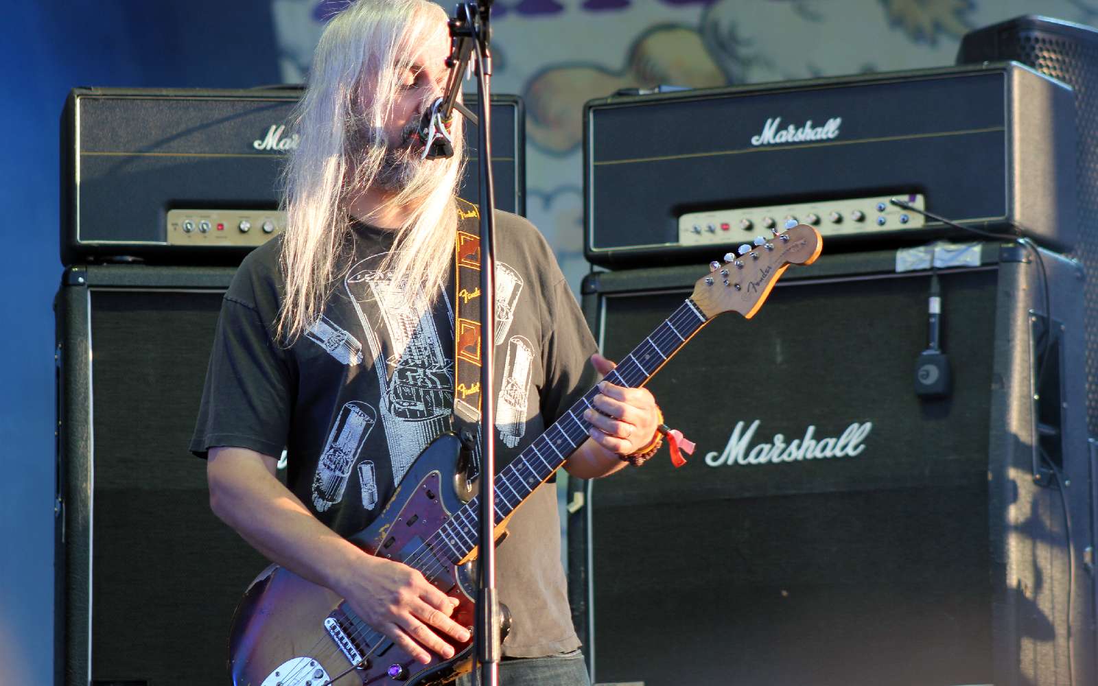 J Mascis