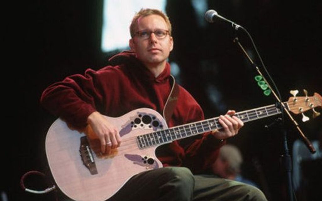 Nate Mendel Ovation