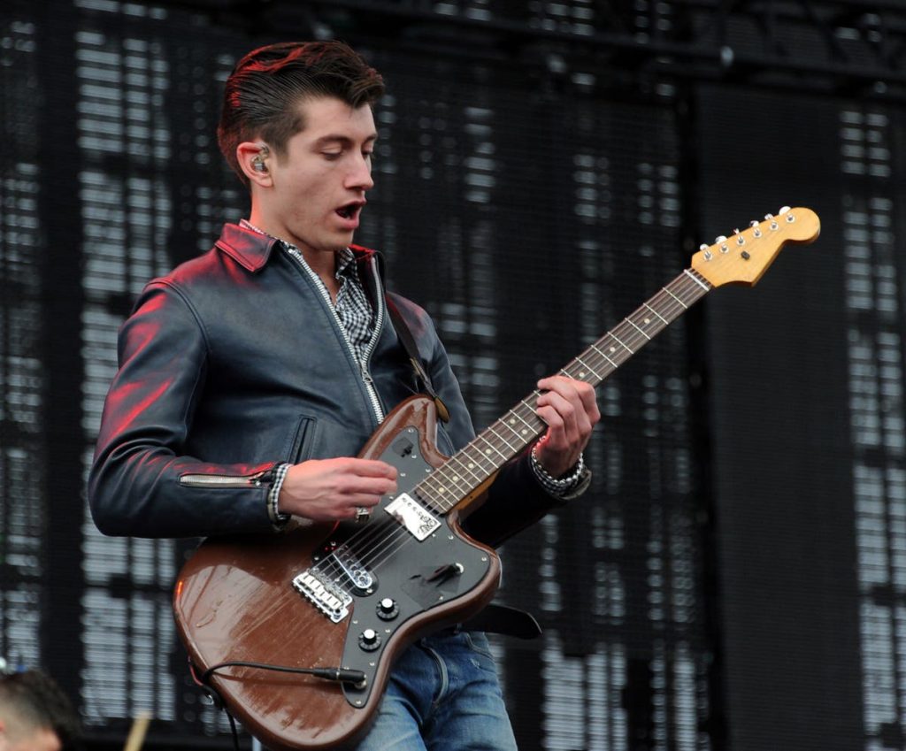 Arctic monkeys 12 on sale string guitar