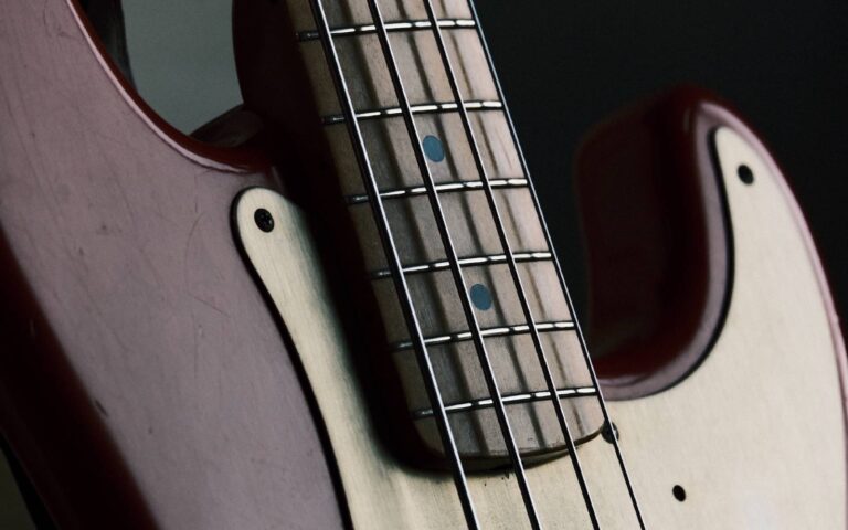 Gear Rundown: Guitars of Metallica
