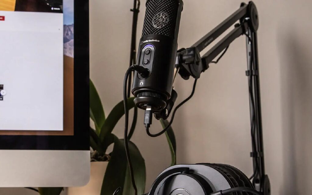 Podcast content creation microphone