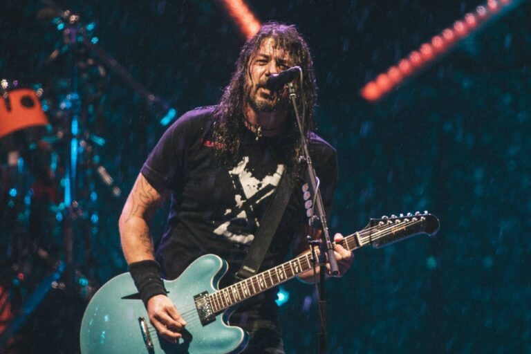 Gear Rundown Guitars of Dave Grohl