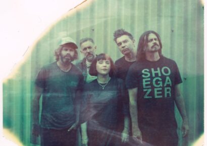 Slowdive everything is alive