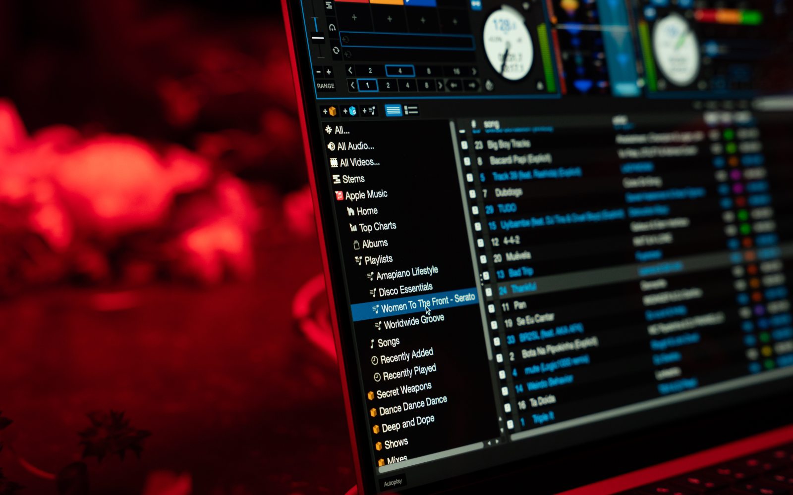 DJ with Apple Music Serato