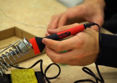 Guitar player soldering iron