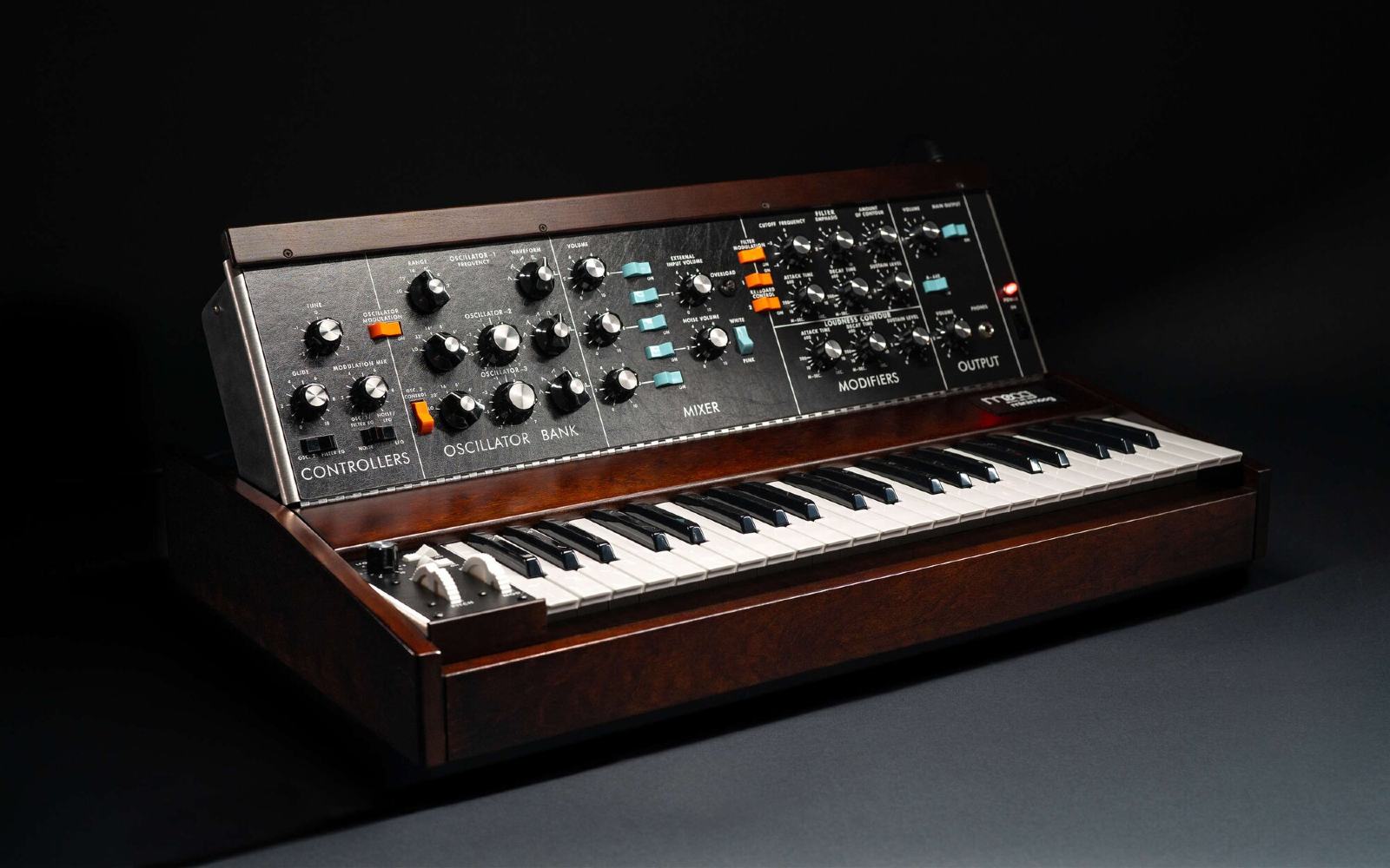 Minimoog Model D
