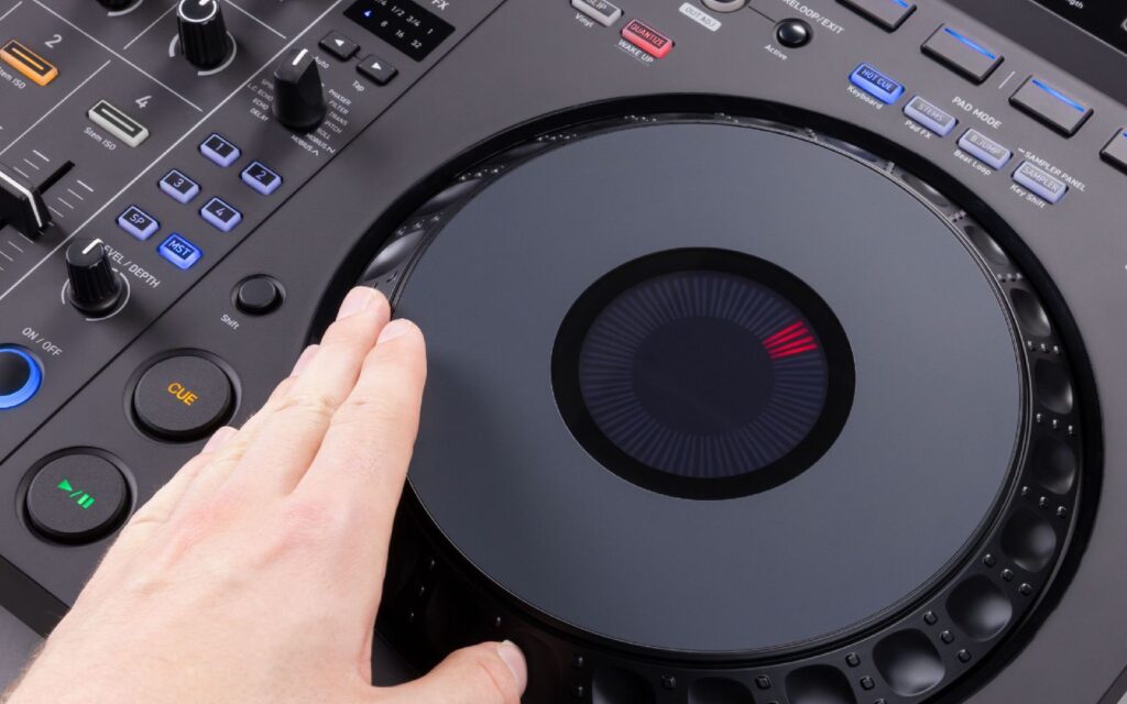 AlphaTheta DJ