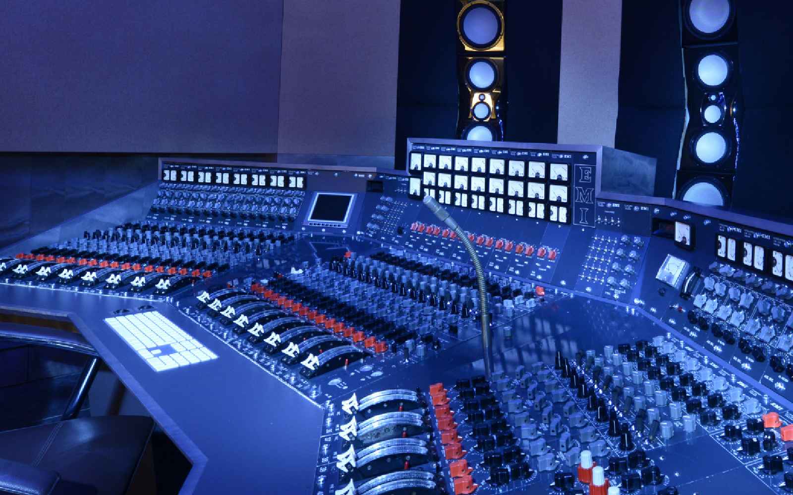 Prime Studio Van Damme