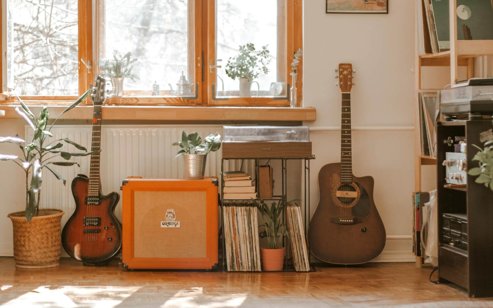 Small guitar amp