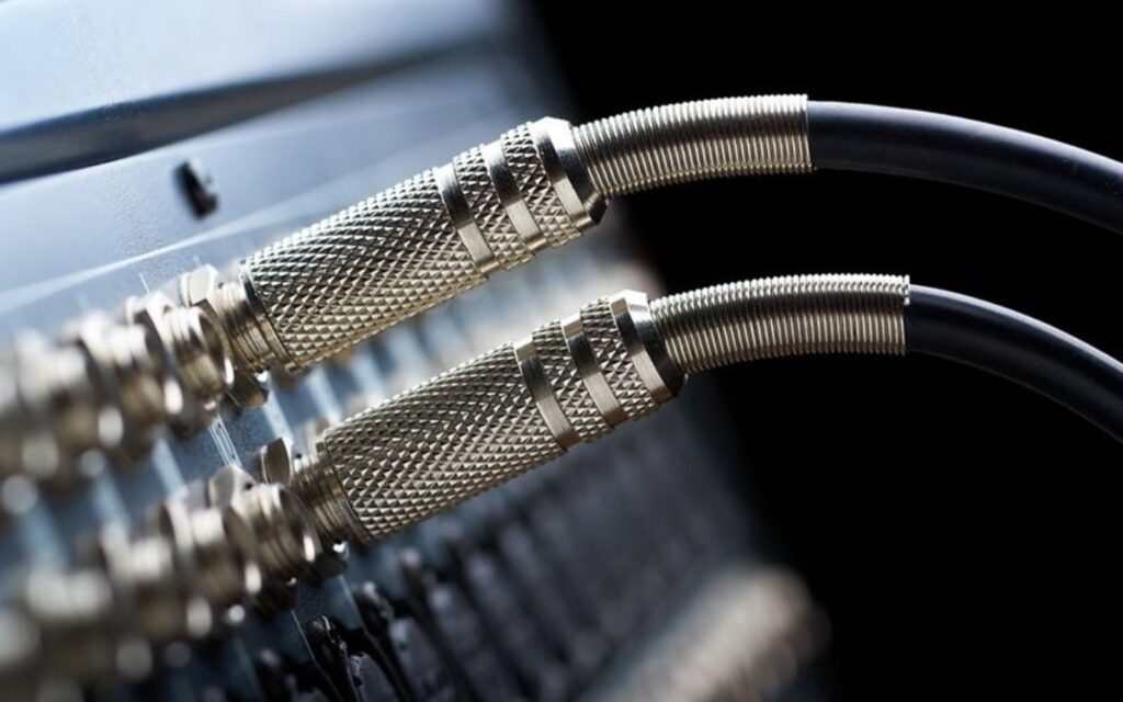 Pseudo balancing recording studio