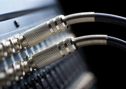 Pseudo balancing recording studio