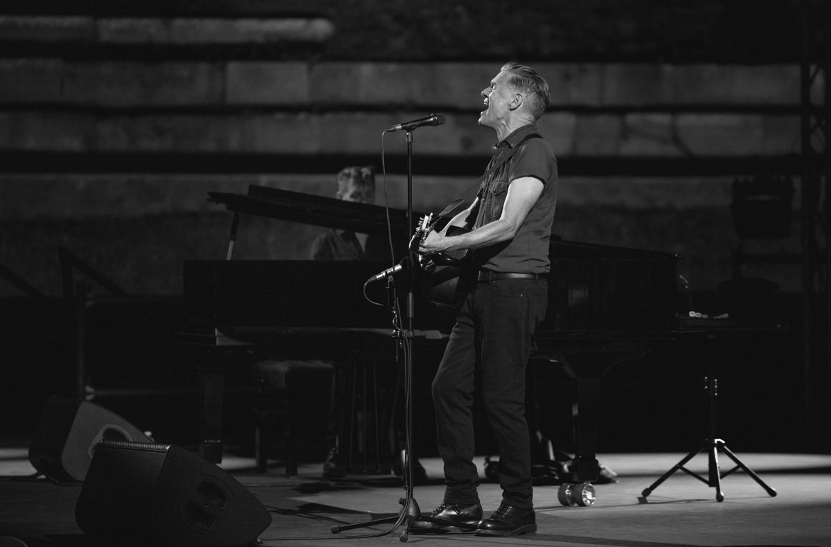 Bryan Adams Pompeii