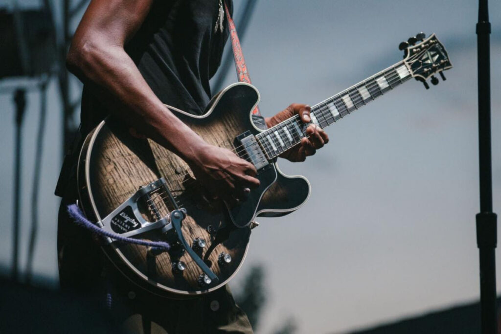Gibson Gary Clark Jr.