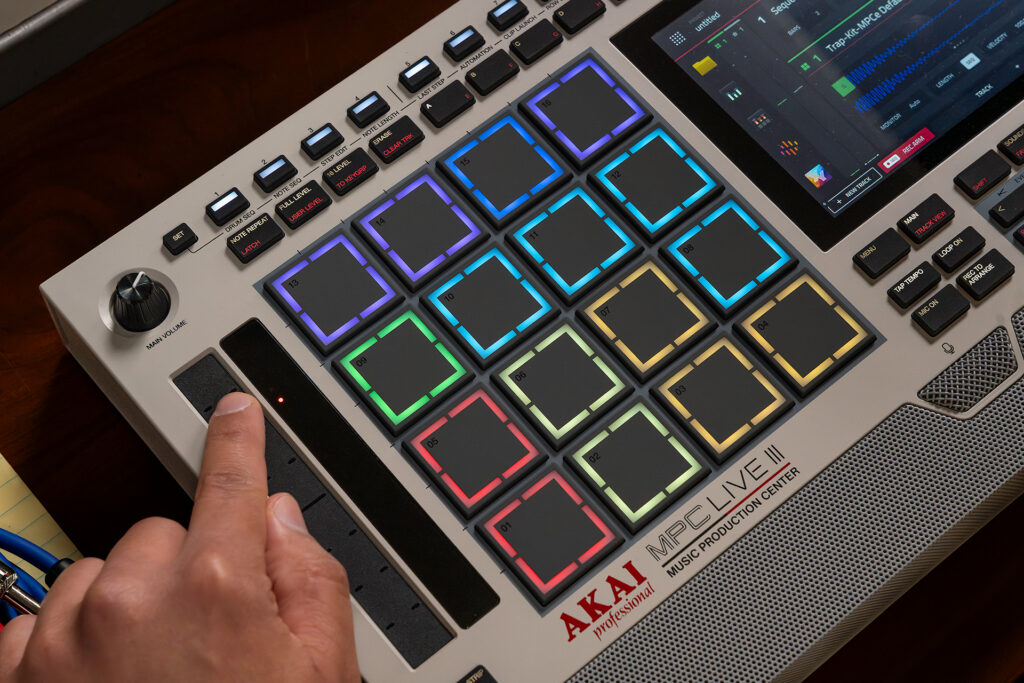 Akai Professional MPC Live III Retro