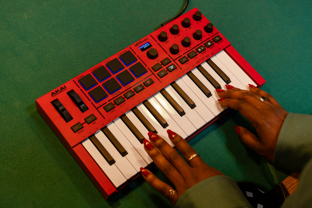 Akai MPK Mini IV Red