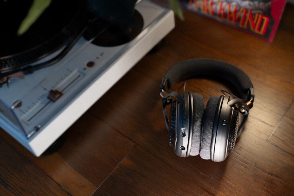 Audio-Technica ATH-AL5NC wireless headphones open-back