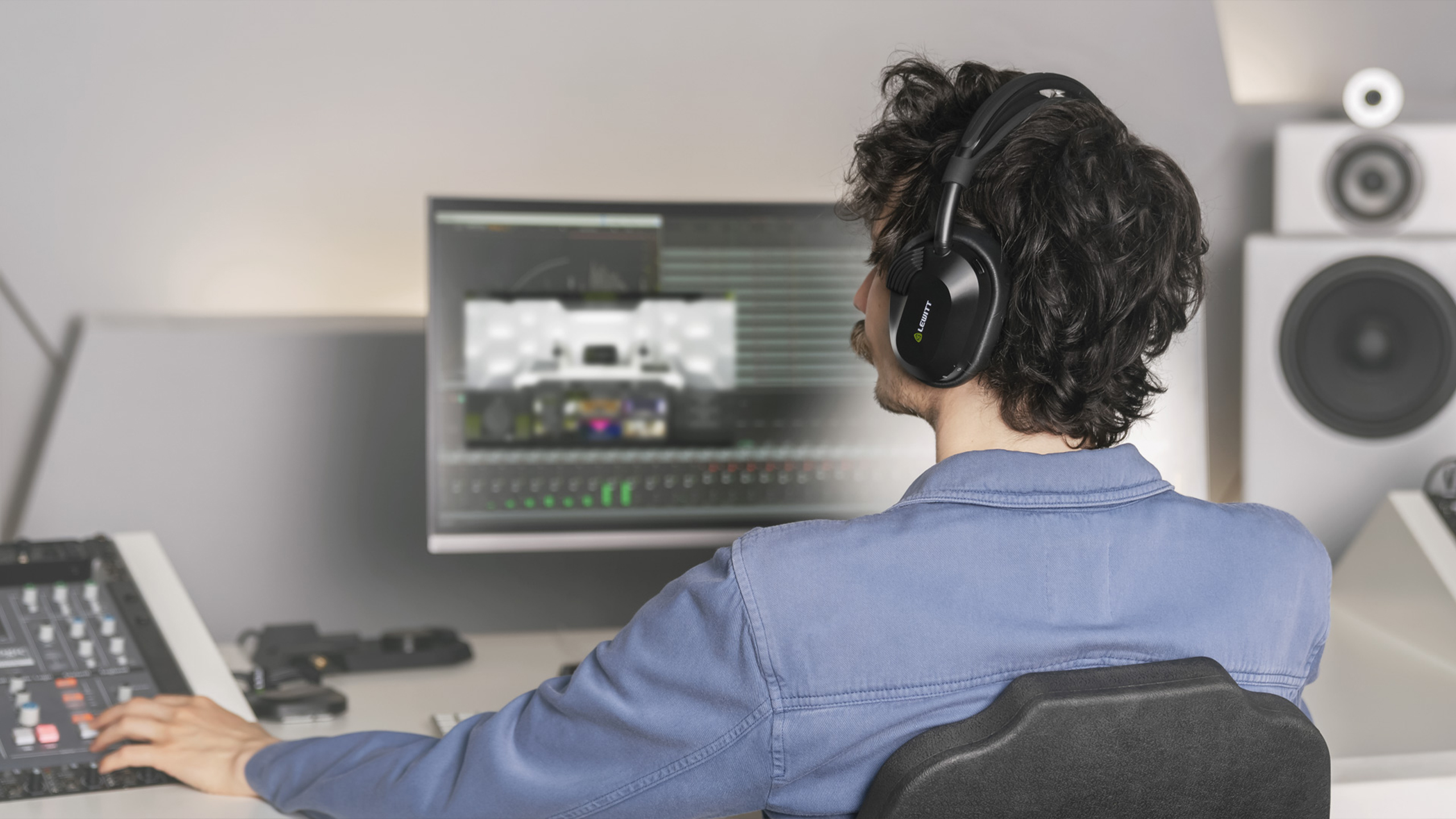 LEWITT_LW6-Wireless-Studio-Headphones_Mixing_16x9